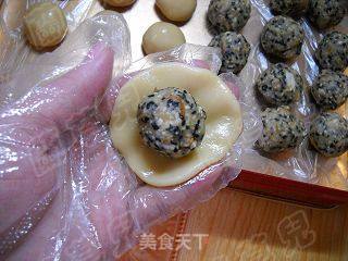 橙香花生芝麻广月饼的做法步骤：12