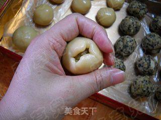 橙香花生芝麻广月饼的做法步骤：13
