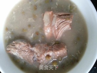 排骨绿豆汤的做法