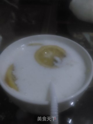 柠檬果肉奶昔