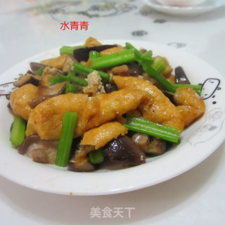 油豆腐烧香菇的做法