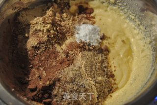 坚果的盛会 – Nougat蛋糕 (无面粉)的做法步骤：4