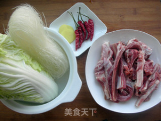 羊排白菜粉丝汤的做法步骤：1