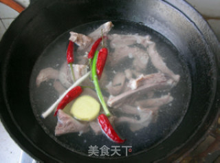 羊排白菜粉丝汤的做法步骤：7