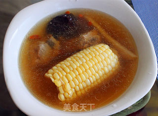 玉米红枣排骨汤的做法