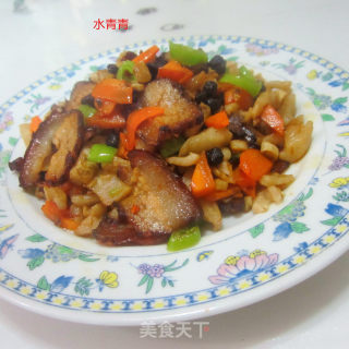 咸萝卜丁烧腊肉的做法