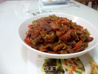 干烧酸辣腊肉的做法