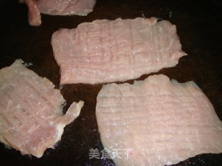 香煎猪排的做法步骤：2