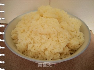 泡菜洋葱木耳蛋炒饭的做法步骤：1