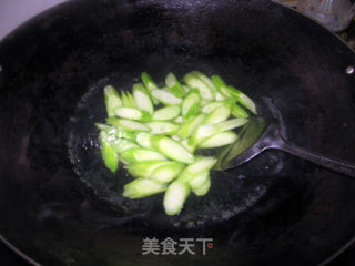 西冷牛肉扒芥蓝的做法步骤：5
