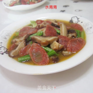 芹菜香肠炒香菇的做法
