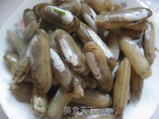 葱油蛏子的做法步骤：1
