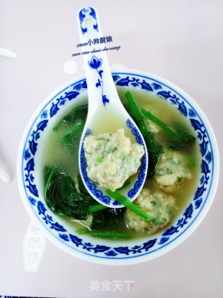 鸡肉茼蒿菠菜丸子的做法