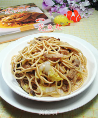 香菇猪肉娃娃菜炒面的做法