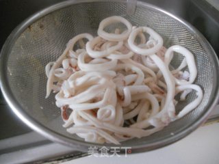 青椒鱿鱼圈的做法步骤：6
