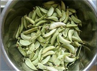 肉丁炒扁豆的做法步骤：1