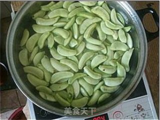 肉丁炒扁豆的做法步骤：2