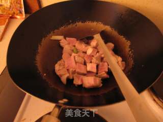 土豆烧猪肩肉的做法步骤：5