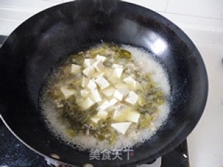 酸菜豆腐汤的做法步骤：6
