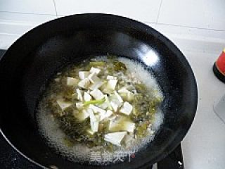 酸菜豆腐汤的做法步骤：7