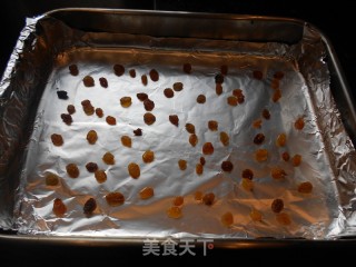 葡萄干蛋糕卷的做法步骤：1