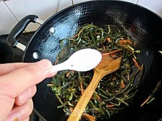 素炒海带三丝的做法步骤：8