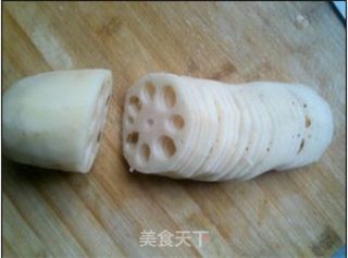 糖醋藕片的做法步骤：1