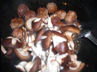 香菇胡萝卜焖丸的做法步骤：6