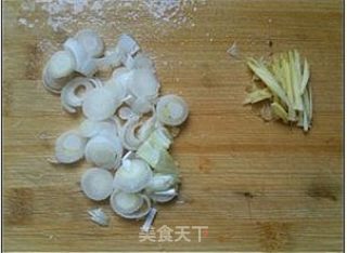炒小豆腐的做法步骤：2
