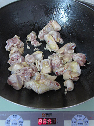 冬季养生明目菜——石螺土鸡煲的做法步骤：4