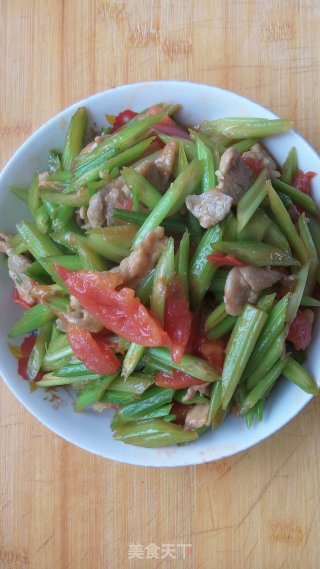芹菜小炒肉的做法