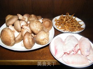 传统粤菜-香菇金针鸡翅的做法步骤：1