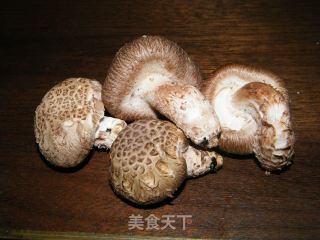 传统粤菜-香菇金针鸡翅的做法步骤：2
