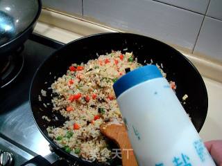 XO酱什锦炒饭的做法步骤：6