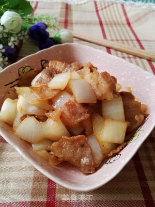 洋葱炒肉的做法