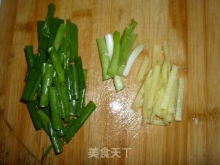 葱姜龙利鱼的做法步骤：2