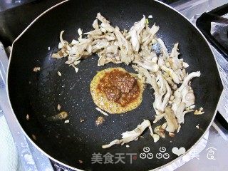 混搭的惊喜——沙茶什锦炒面的做法步骤：9