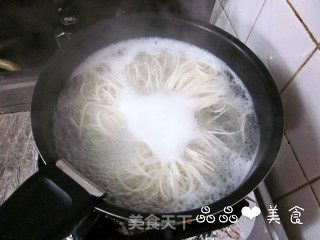 经典重现——雪菜肉丝面的做法步骤：8