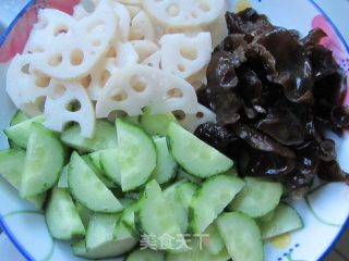 五福临门-炒荸荠藕片的做法步骤：6