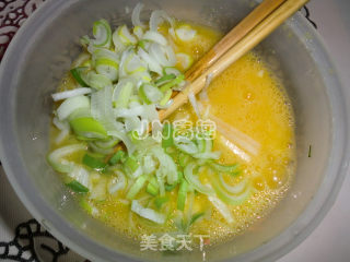 大葱炒鸡蛋的做法步骤：3