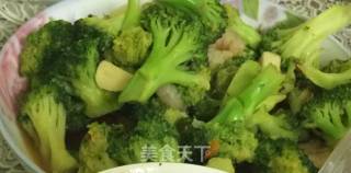 虾仁炒西兰花的做法