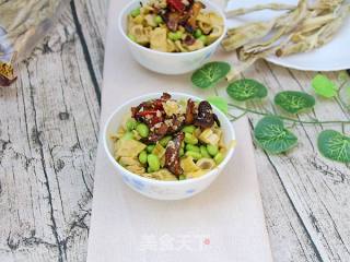 菌子油拌笋干毛豆的做法