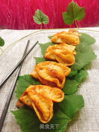 蝴蝶水煎饺的做法