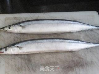 黑胡椒烤秋刀鱼的做法步骤：1