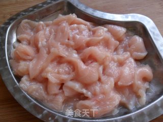 糖醋鸡片的做法步骤：2