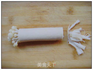 豆皮金菇卷的做法步骤：5