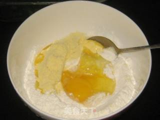 萝卜樱子玉米面蛋饼的做法步骤：3