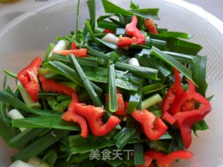 蒜叶炒肉丝的做法步骤：2