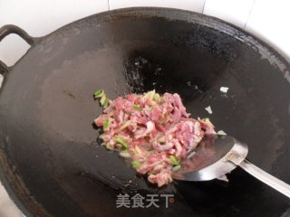 蒜叶炒肉丝的做法步骤：3