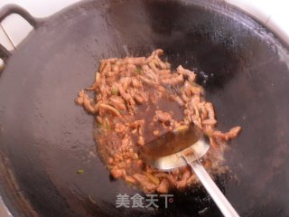蒜叶炒肉丝的做法步骤：4